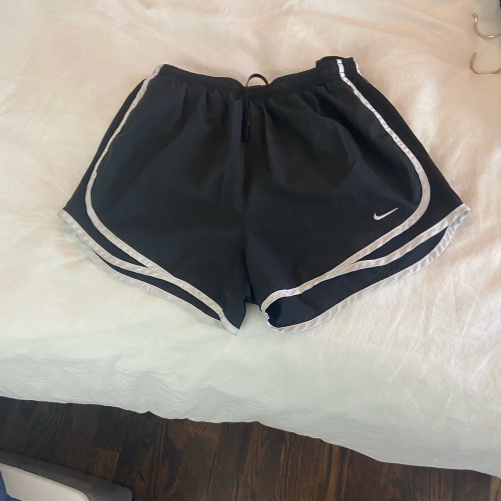 black nike tempo shorts